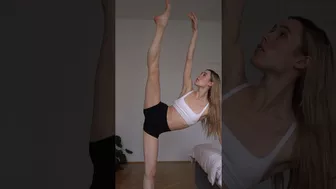 working on keeping the leg up #ballerina #flexible #girl