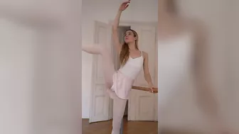 ballet really makes my moves so pretty #ballerina #balletgirl #girl #dancer #4