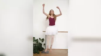 now she turned completly crazy #ballerina #jumpy #4