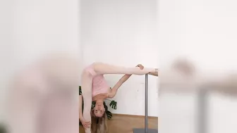 flexing at the barre #ballerina #flexible #3