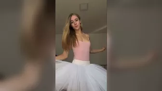 a fast skirt switch #onlyfans #ballerina #flexible