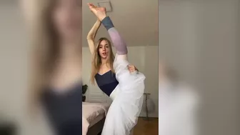 why are you so obsessed? #onlyfans #ballerina #flexible