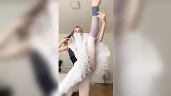 why are you so obsessed? #onlyfans #ballerina #flexible #4