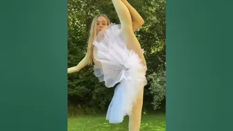 this song ???? #onlyfans #ballerina #flexible