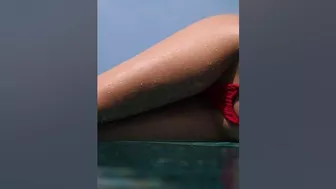 ???? Melinda in Sexy Red Bikini ????????