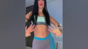 #tiktok #bigbank #bigbanktiktok #growyourchannel #viral #instagram #slowed #yoga #live #skirt №2