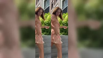 TikTok Dancing Girls