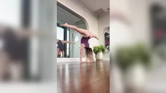 Handstand practice in the studio! stretching #2