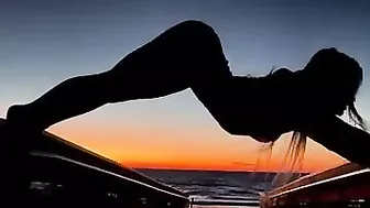 Silhouette Sunset Stretch! #stretching #yogagirl #flexibility #3