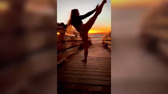 Sunset Stretch #stretching #yogagirl #flexibility #2