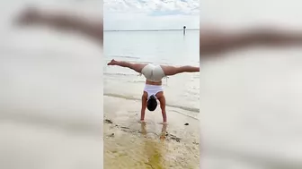 Handstands in the sand #handstandworkout #flexibility #yogagirl #2