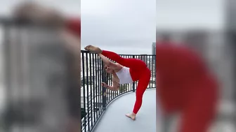 Stretching on the balcony! #flexibility #stretching #yogagirl #3