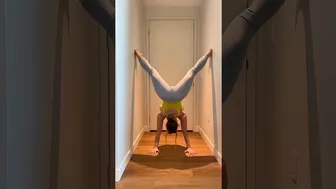 Try this handstand challenge! #yogagirl #flexibility