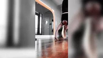 Handstand Walking Split #flexibility #stretching #yoga #fitness #handstandworkout #flexible #2