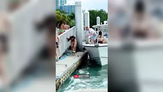 ♥️♥️♥️♥️ Dock Incident ♥️♥️ How many people did you count on that boat? #4